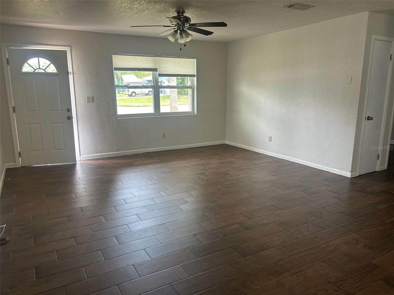 13485 127th Ave - Photo 2 of 13