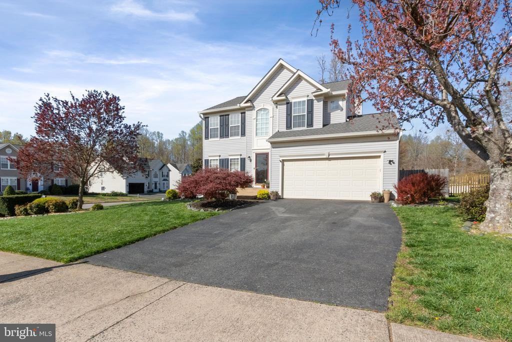 6 Beau Ridge Dr - Photo 2 of 50