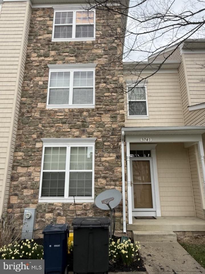 3741 Bedford Dr - Photo 2 of 30