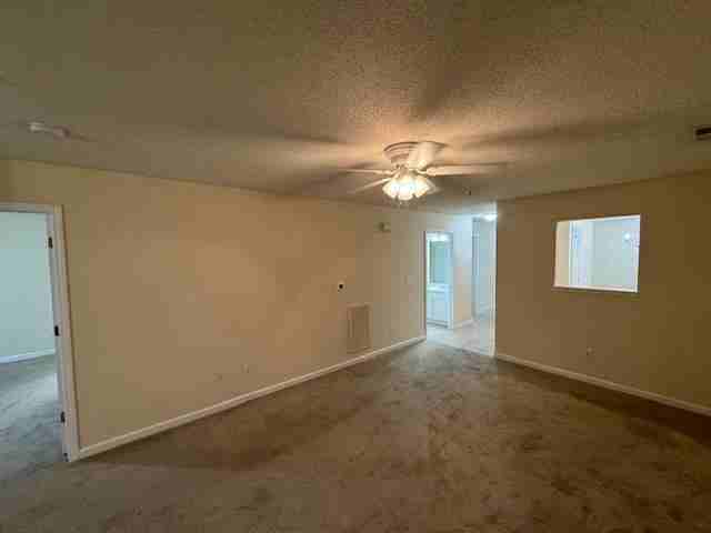 2400 Huntscroft Ln - Photo 7 of 22