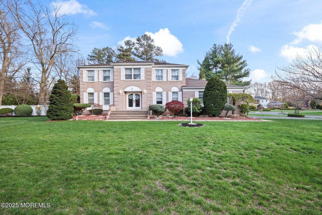 1 Montreal Woods Ct - Photo 2 of 48