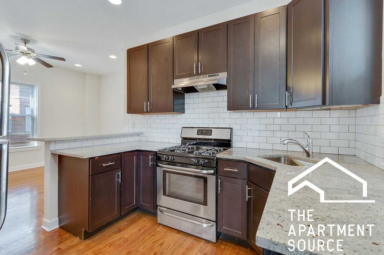 857 W Cornelia Ave #1S