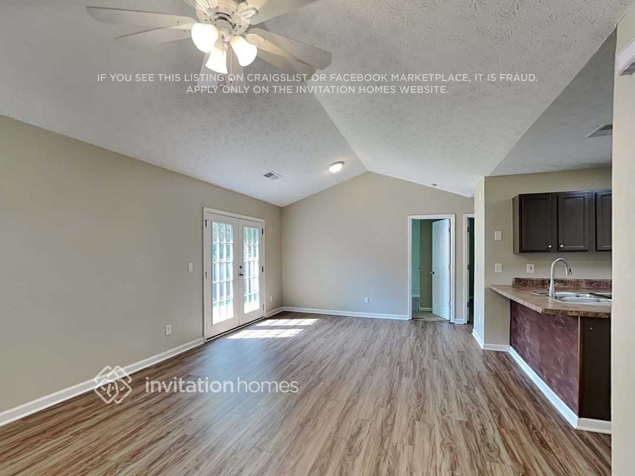 417 Autumn Lake Ct - Photo 4 of 18
