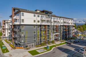 featured image of 750 Robinson St