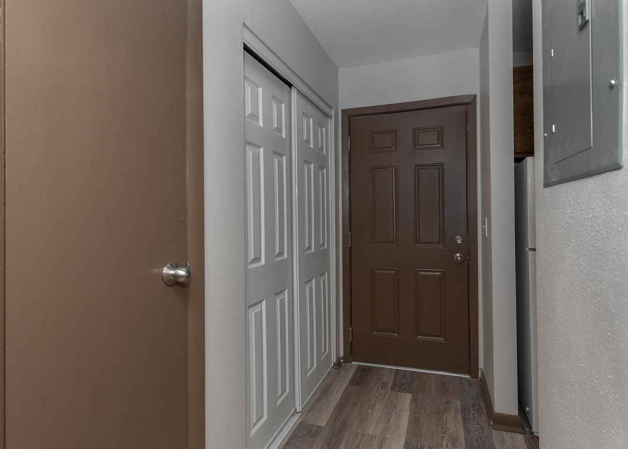 Candlelight Court Apartments - Photo 2 of 28