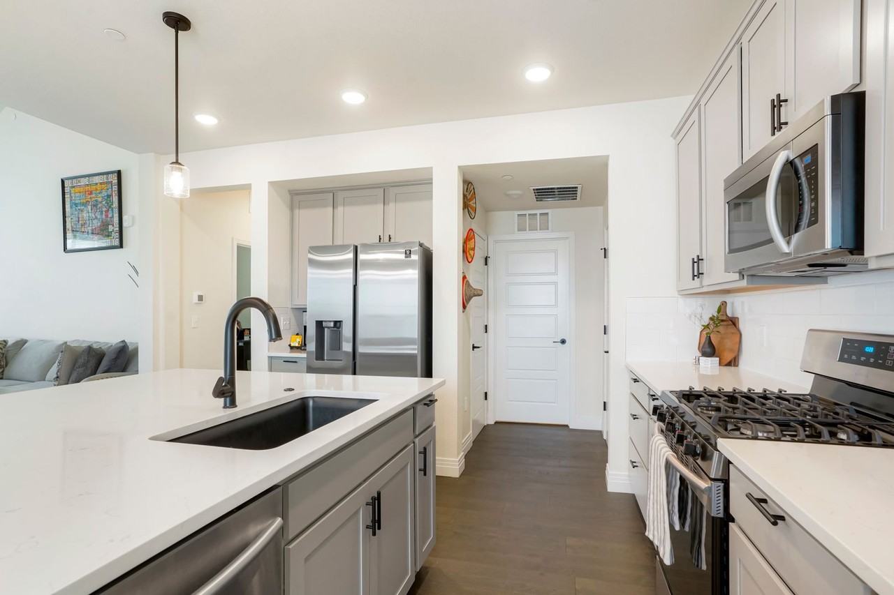 1831 South Dunkirk Street - Photo 6 of 23