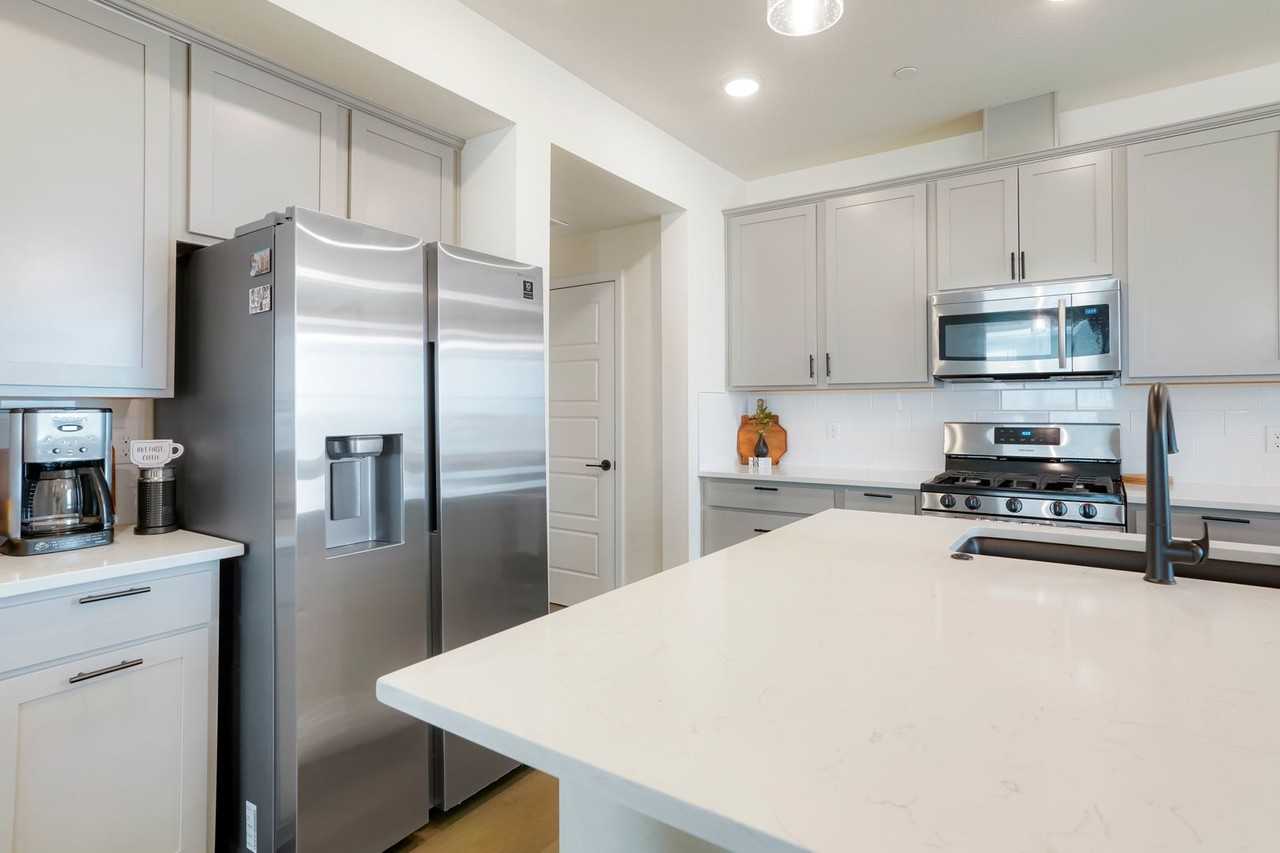 1831 South Dunkirk Street - Photo 7 of 23