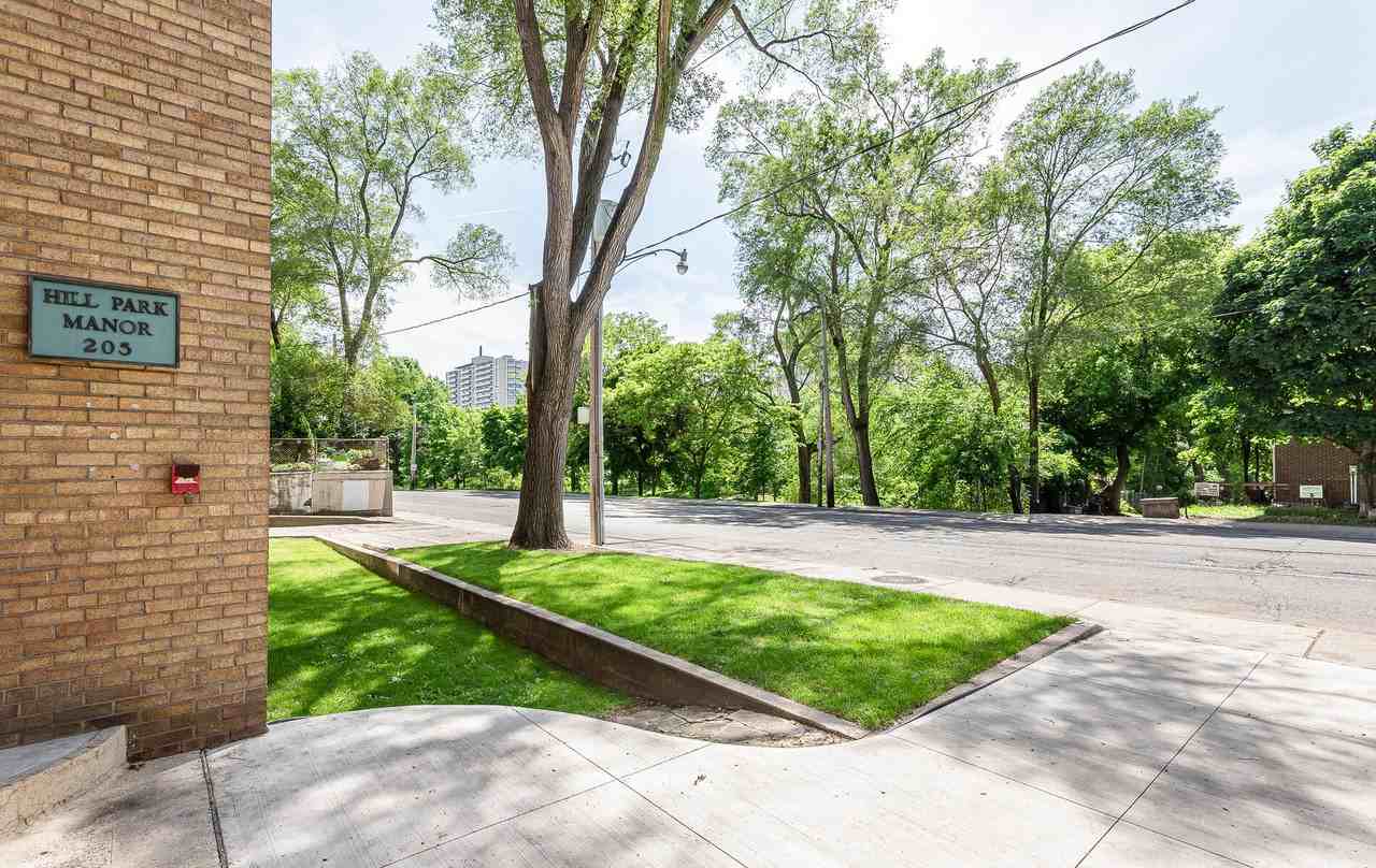 205 Keele Street #206 - Photo 4 of 41
