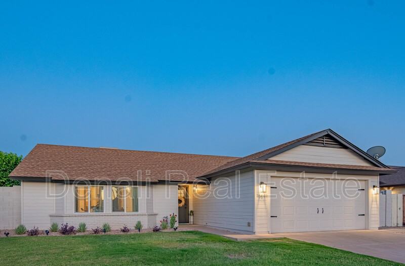 15641 North 63rd Street - Photo 2 of 30