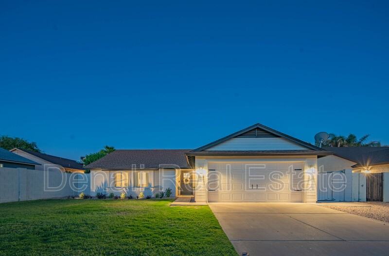 15641 North 63rd Street - Photo 3 of 30