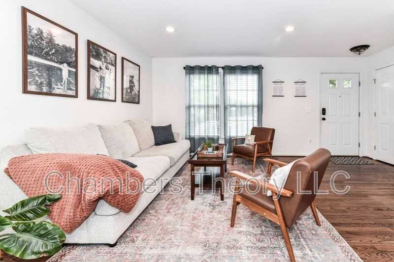 235 Shirley Sq Se - Photo 5 of 44