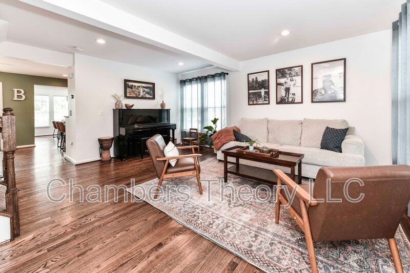 235 Shirley Sq Se - Photo 7 of 44