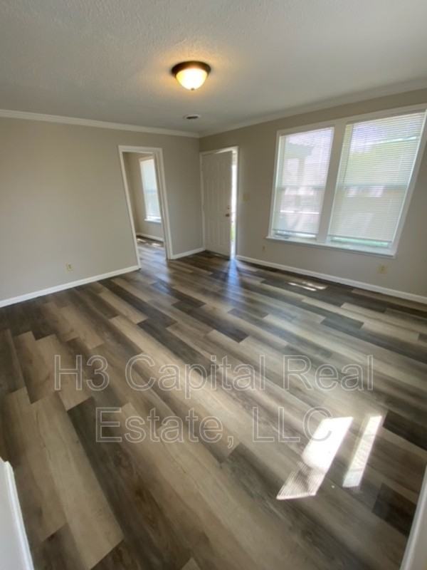 1693 Market St - Photo 3 of 15