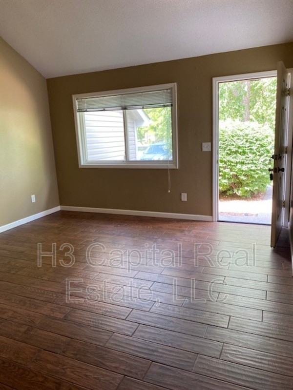 78 Village Ct - Photo 3 of 10