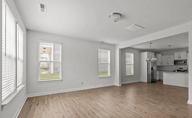 2821 Shamrock Dr - Photo 2 of 27