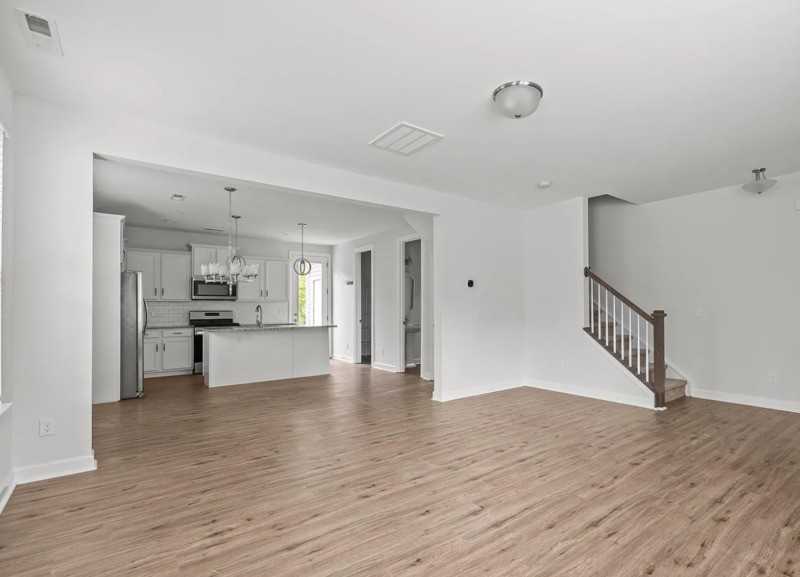 2821 Shamrock Dr - Photo 3 of 27