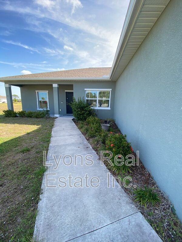 3421 W Gator Cir - Photo 2 of 21