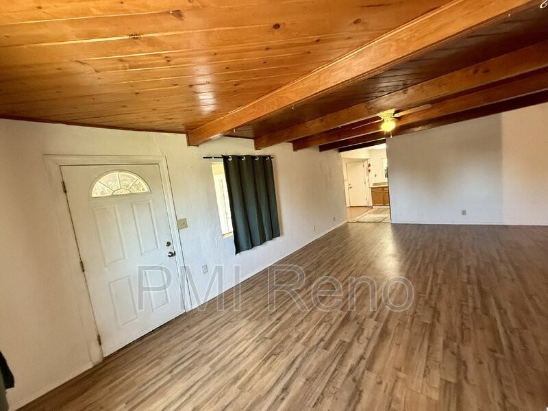 335 Denslowe Dr - Photo 4 of 31