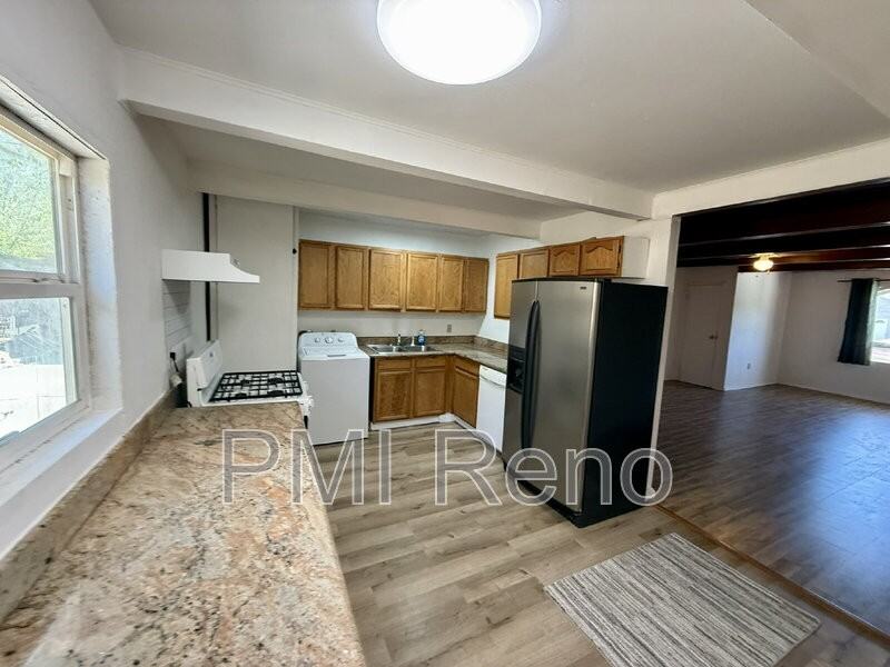 335 Denslowe Dr - Photo 7 of 31