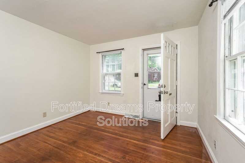 901 Grayland St #A - Photo 3 of 16