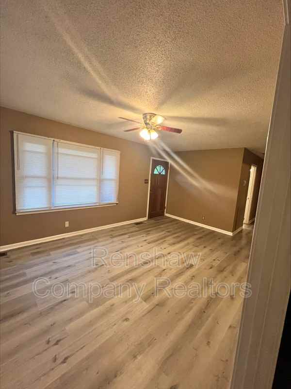 33 Southside Dr - Photo 3 of 19