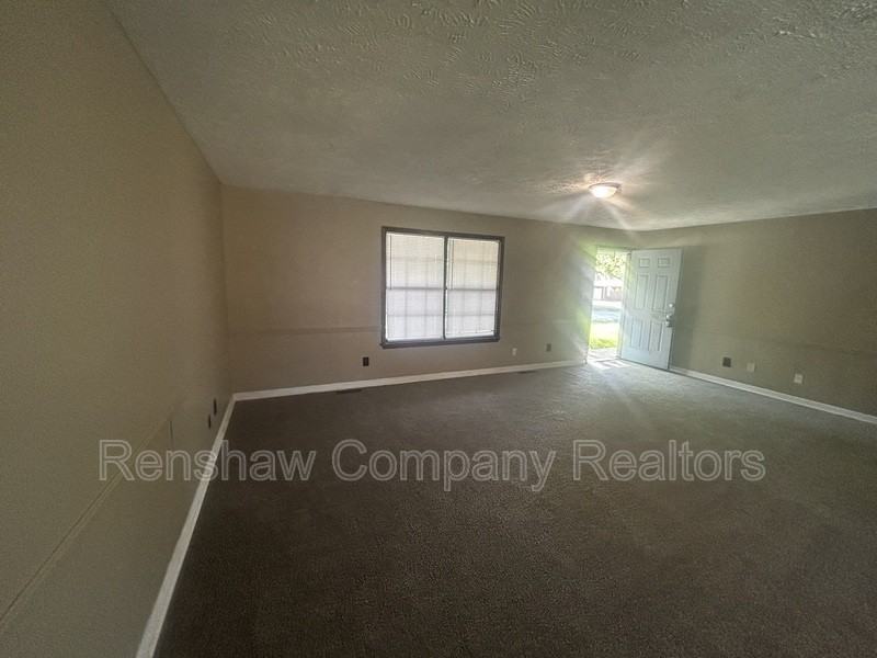 37 Charles Latham Dr - Photo 2 of 16