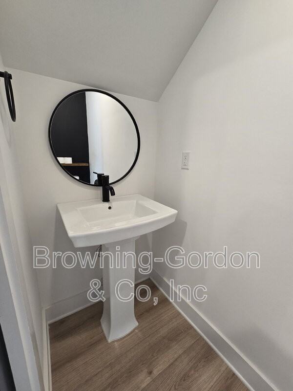 102 Duke St #20 - Photo 7 of 16