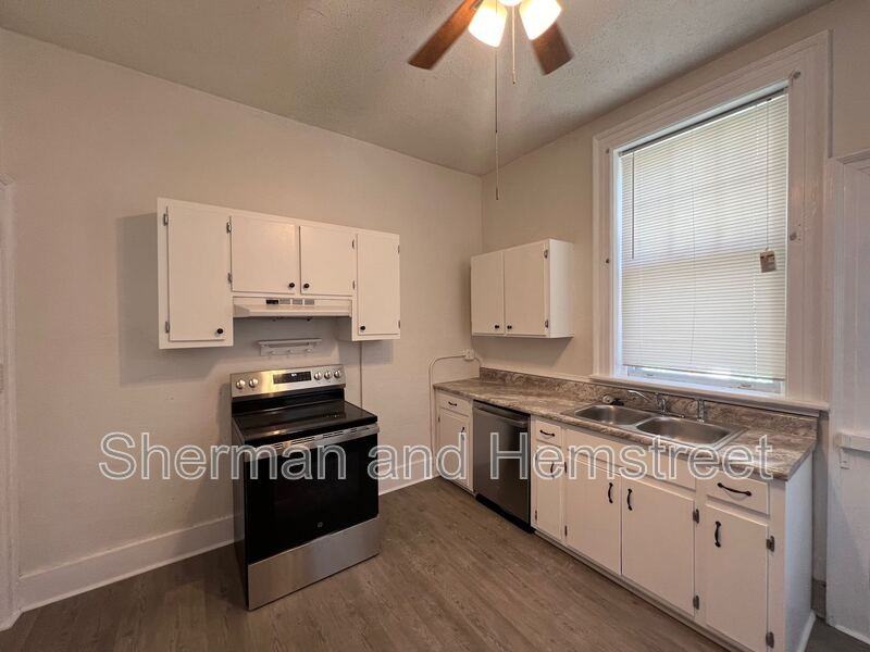320 3rd St - Photo 2 of 11