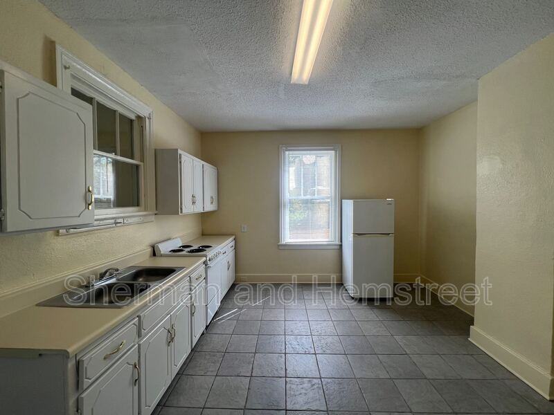 821A Georgia Ave - Photo 2 of 8