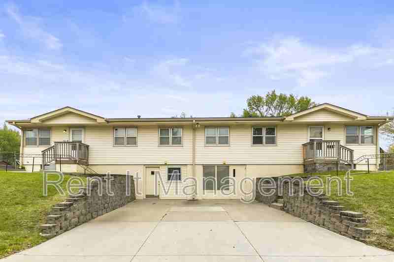 3701 Saratoga St - Photo 2 of 39
