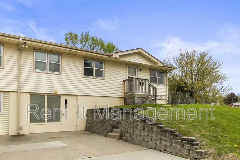 3701 Saratoga St - Photo 3 of 39