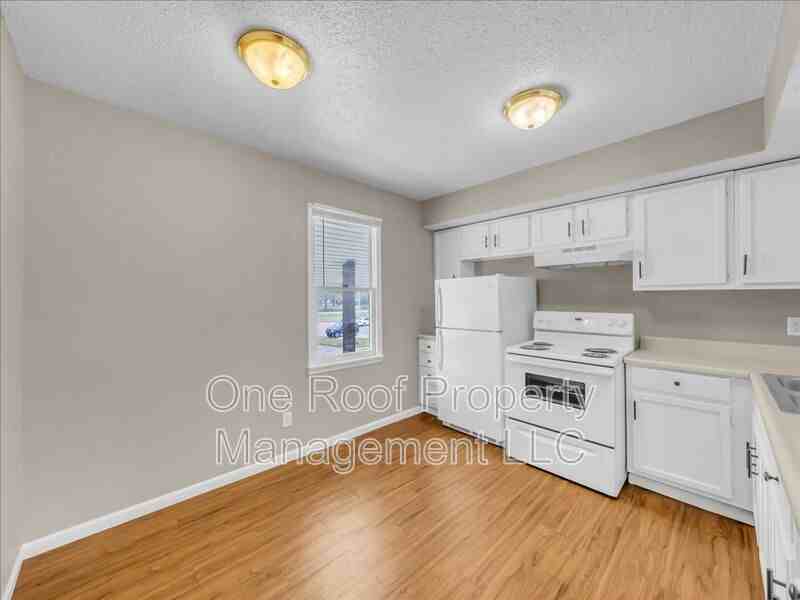 1909 Chateau Dr - Photo 2 of 17