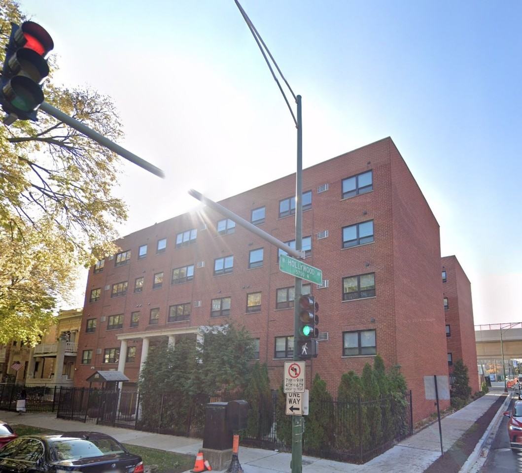 Live Right By The Lake! Charming 1 BR's and Studio's in Bustling Edgewater! - Photo 2 of 4