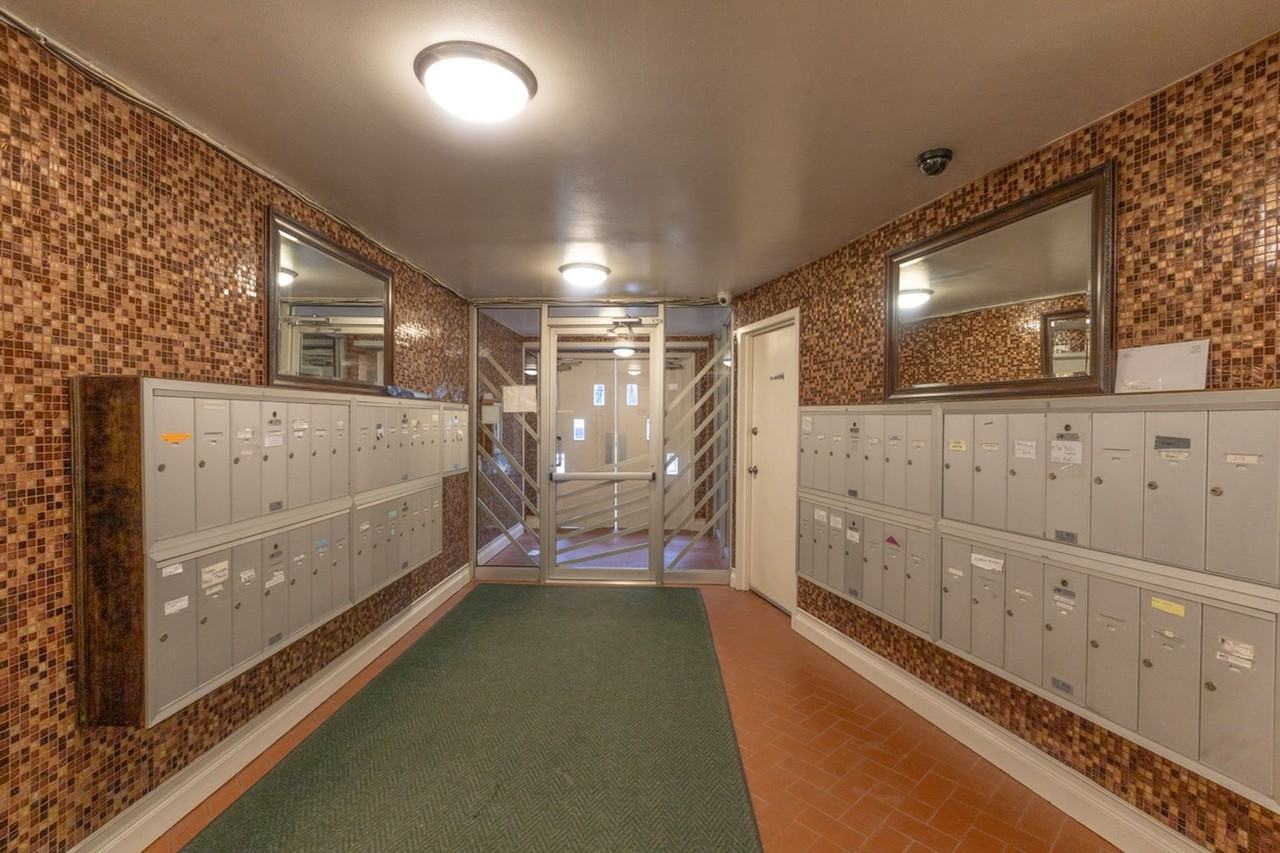 Live Right By The Lake! Charming 1 BR's and Studio's in Bustling Edgewater! - Photo 3 of 4