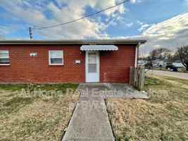 featured image of 1836 S Sieger Dr