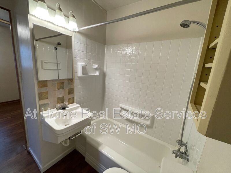 1836 S Sieger Dr - Photo 7 of 9