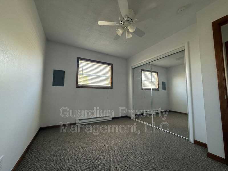 1135 1/2 N College Dr #C8 - Photo 7 of 10