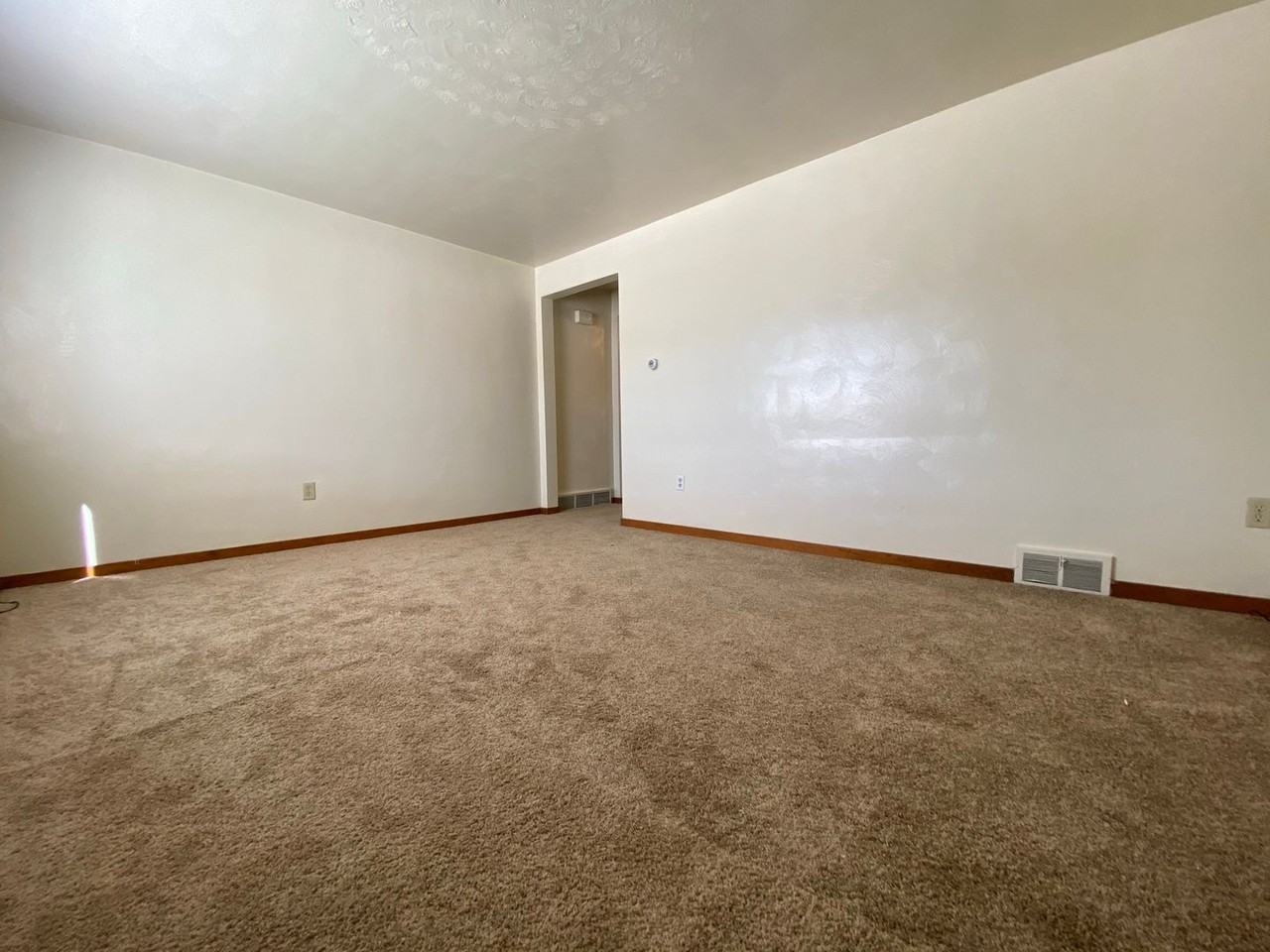 107 Savors Ct - Photo 3 of 9