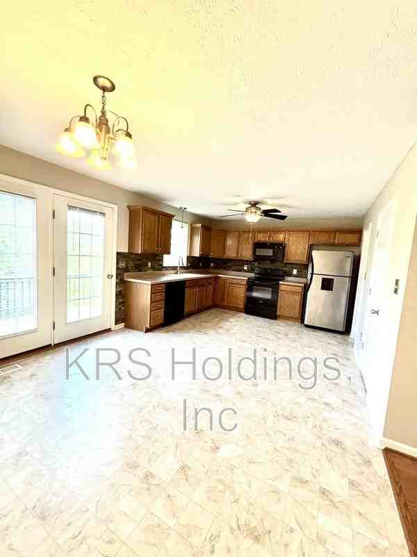 245 Northwynd Cir - Photo 2 of 21