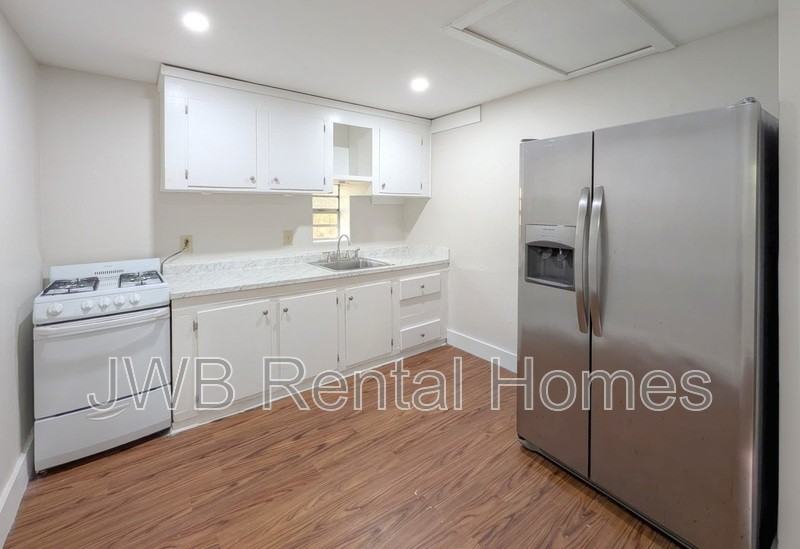 2022 Dellwood Ave #5 - Photo 4 of 8