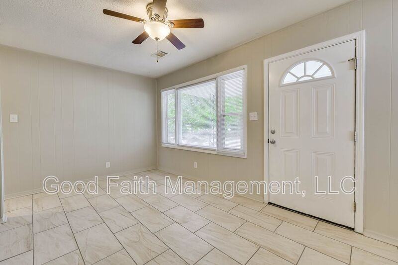 1813 Alder Dr - Photo 4 of 38