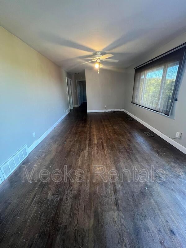 1502 Byng Dr - Photo 2 of 6