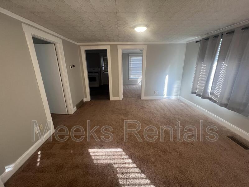 1239 12th St - Photo 4 of 9