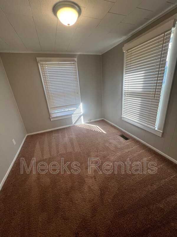 1239 12th St - Photo 6 of 9