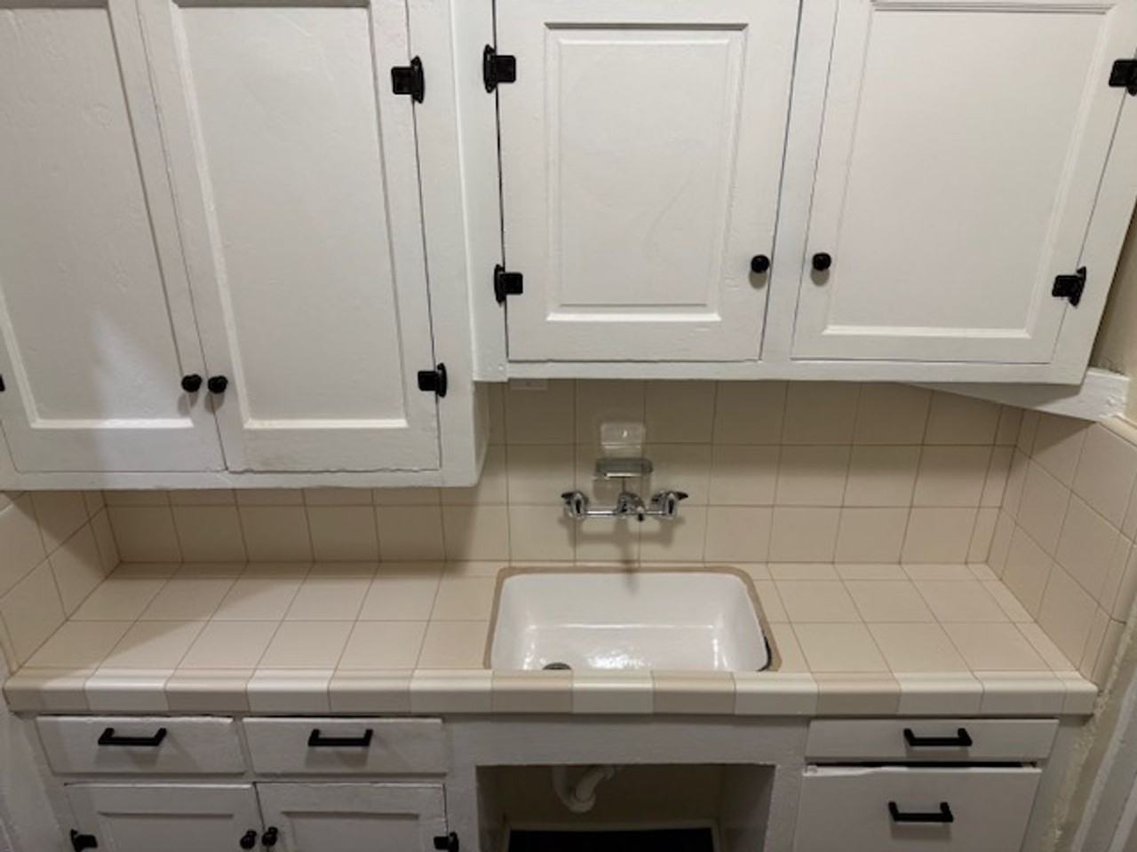 Kaura Building-SOLA - Photo 3 of 9