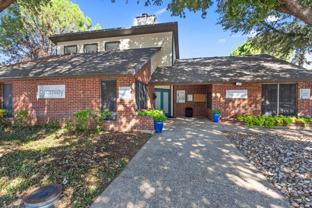 Bromley Granbury - Photo 1 of 1