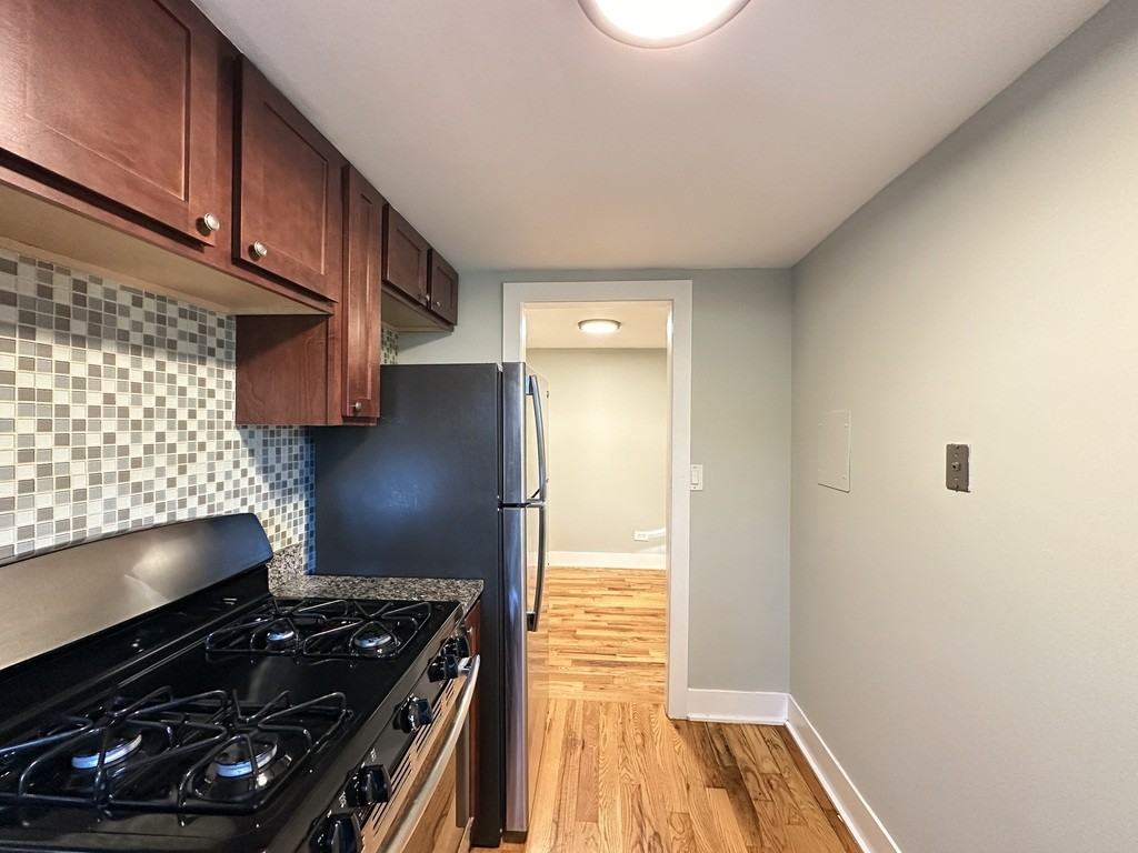 696 Elm Pl #111 - Photo 6 of 21