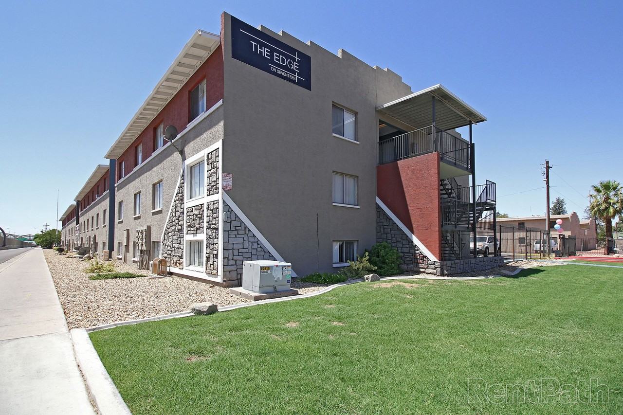 The Edge on Seventeen - Photo 2 of 5