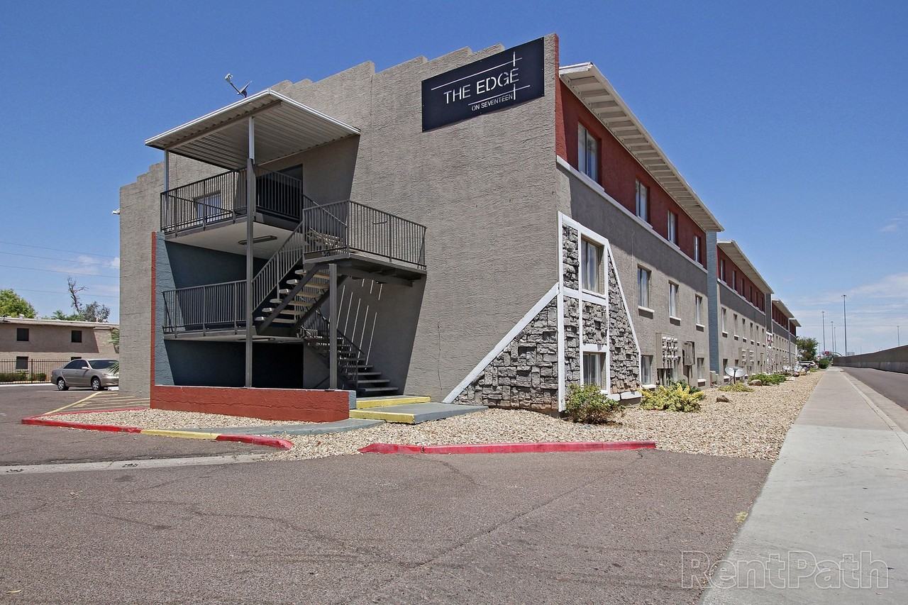 The Edge on Seventeen - Photo 4 of 5