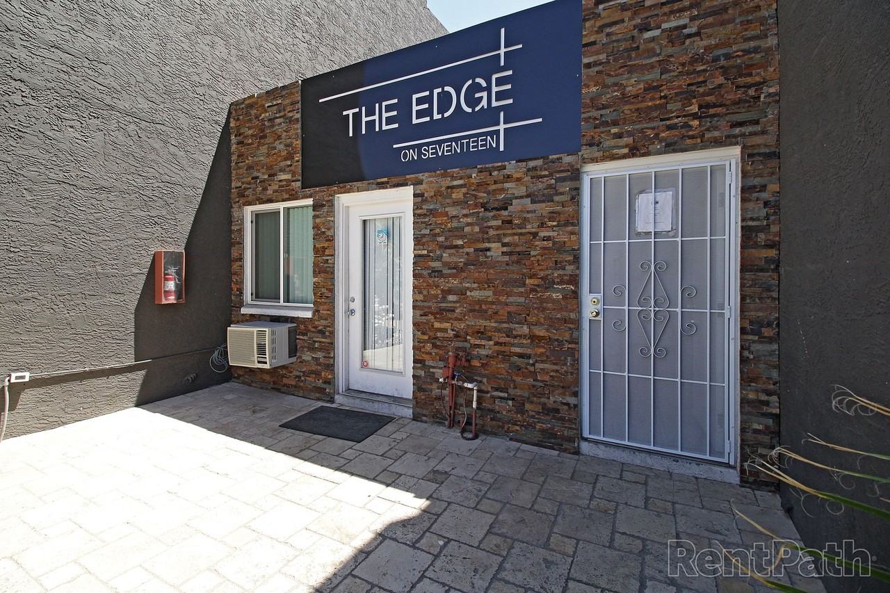 The Edge on Seventeen - Photo 5 of 5